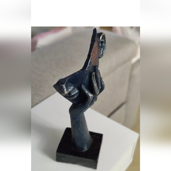 Abstract Modern Thinking Lady Face Hand Sculpture 11" Tall 2 Blue And 1 Dark G - Picture 6 of 9